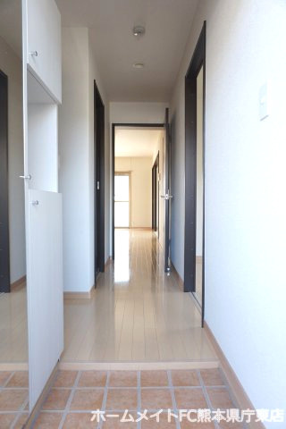 熊本市東区山ノ神２丁目の賃貸マンションの玄関