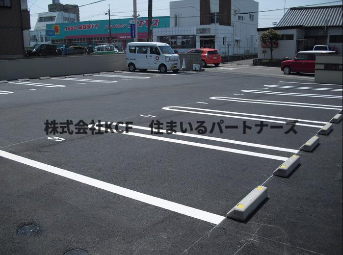 プランドールの駐車場|駐車場に車を止められます
