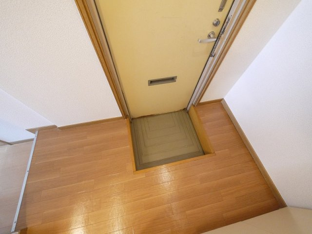 エステートピアの玄関|明るい玄関です