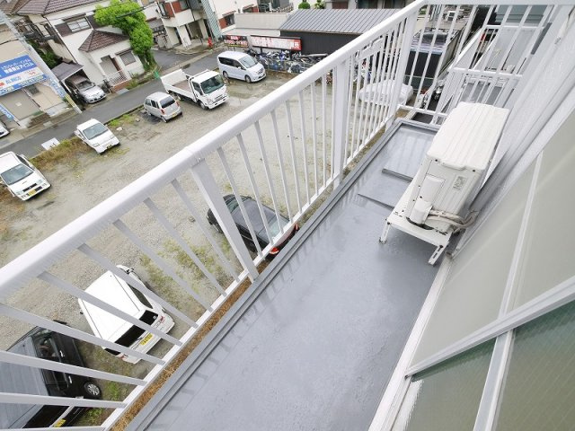 エステートピアのバルコニー|開放的で明るい空間を演出してくれるバルコニーです