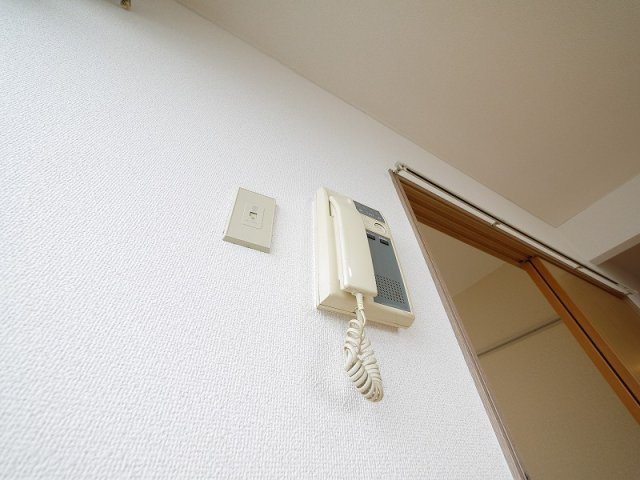 エステートピアのセキュリティ|インターホン付きで安心ですね。