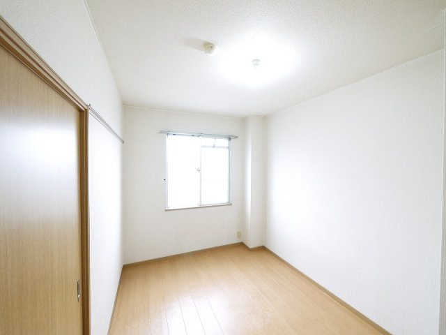 エステートピアの洋室|使い勝手のいい洋室です