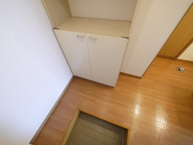 エステートピアの玄関|落ち着いた玄関です