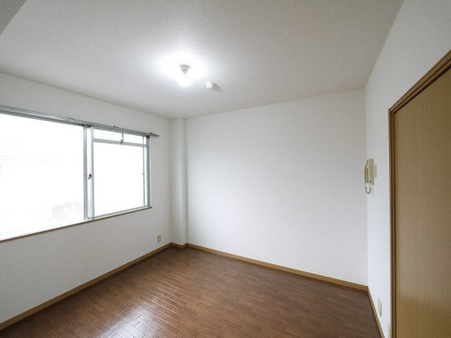 エステートピアの洋室|落ち着いた色調の洋室です