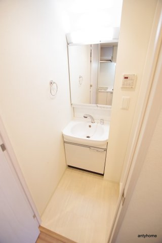 ディームス江坂 仲介手数料無料の洗面所