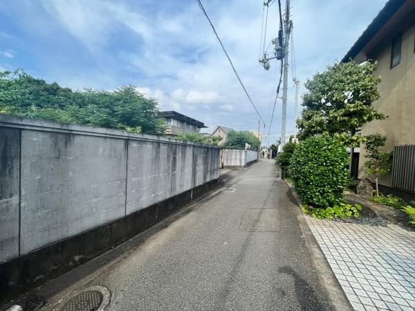 和歌山市松ケ丘1丁目　土地の前面道路含む現地写真