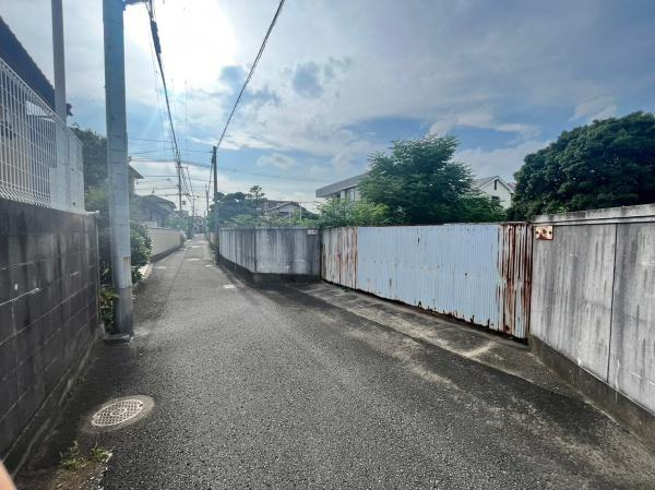 和歌山市松ケ丘1丁目　土地の前面道路含む現地写真
