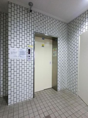 【その他共用部分】 | パルム長者町 | お買い物時やベビーカーの出し入れに便利なエレベーター付です。