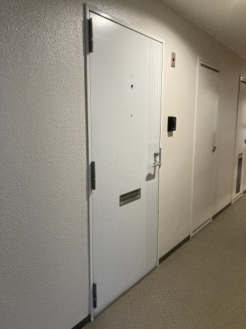 トレフォイルナカノブの玄関
