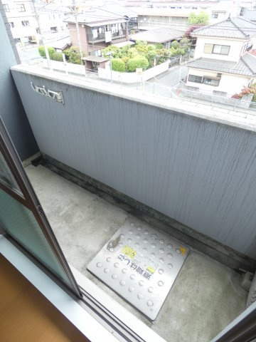 【バルコニー】 | KURENAI-SOU | 開放的で明るい空間を演出してくれるバルコニーです