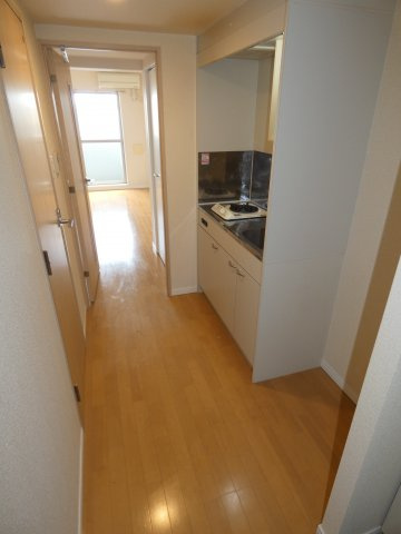 【キッチン】 | KURENAI-SOU | 冷蔵庫置き場もキッチン側にあります。