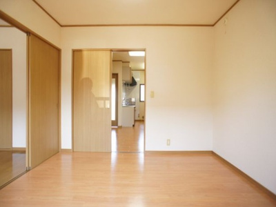 【洋室】 | アジデンス愛 | 快適に過ごせるエアコンが付いています♪