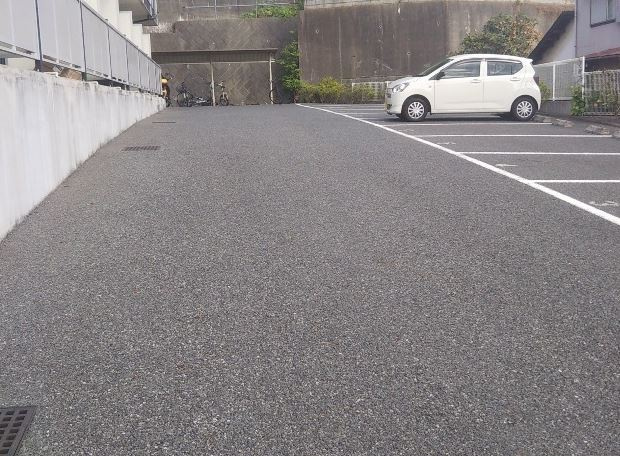 【駐車場】 | ブルースカイ