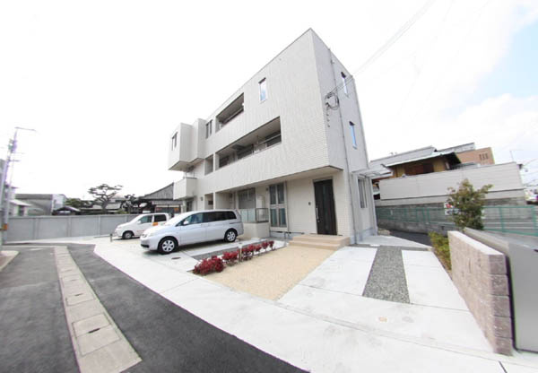 泉大津市二田町１丁目のハイツ