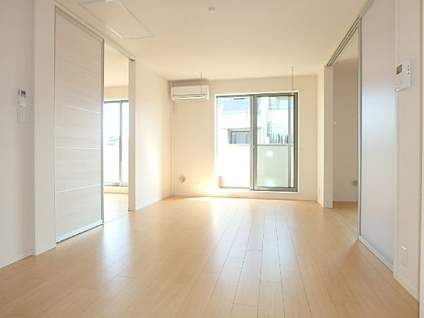 泉大津市二田町１丁目のハイツの居間・リビング|ゆったり過ごせる居間です