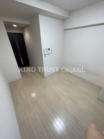 サムティ梅田インターコアの居間・リビング