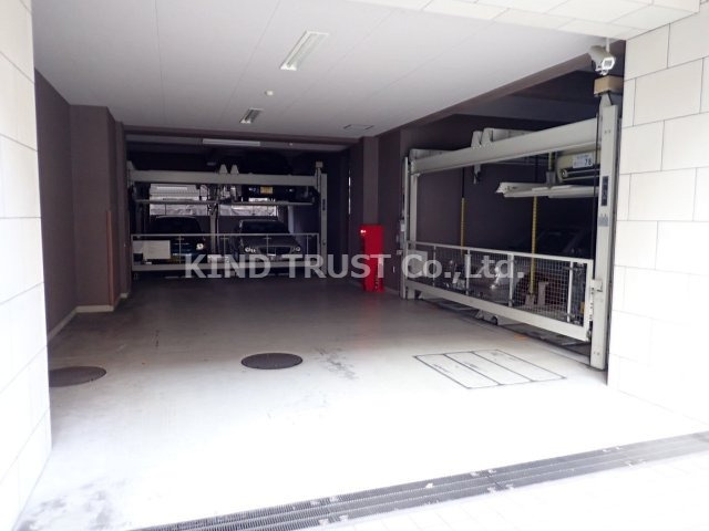 サムティ梅田インターコアの駐車場