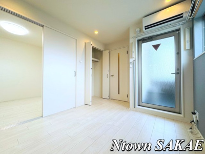 【その他】 | ハーモニーテラス高道町Ⅲ | こちらのリビングで趣味の時間をお楽しみください