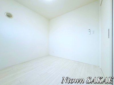 【洋室】 | ハーモニーテラス高道町Ⅲ | 落ち着いた色調の洋室です