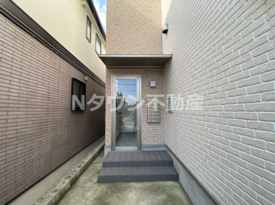 【エントランス】 | barbby's | 清潔なエントランスです