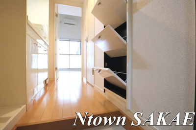 【玄関】 | セモア百人町 | 明るい玄関です