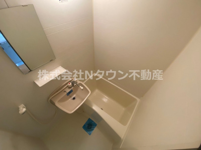 【洗面所】 | Kspace東別院 | スペースが確保できる洗面所です