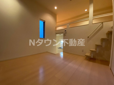 【居間・リビング】 | K＆K Dream 今池 | こちらのリビングで趣味の時間をお楽しみください