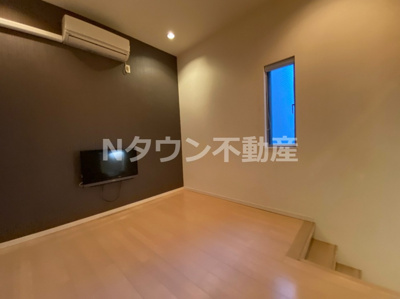 【居間・リビング】 | K＆K Dream 今池 | こちらの居間で趣味の時間をお楽しみください