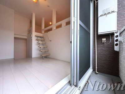 【バルコニー】 | オークラレジデンス栄生 | 陽当たり良好なバルコニーです