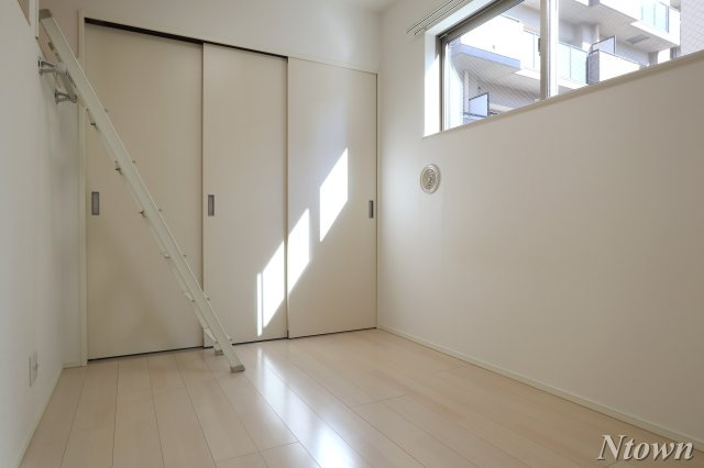 【居間・リビング】 | エルカーサ千種 | 使いやすい居間です
