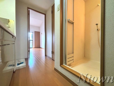 【内装】 | ミューザ松原町 | 明るい色調の室内です