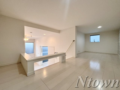 【居間・リビング】 | ルークス名古屋Ⅱ | きれいなリビングです