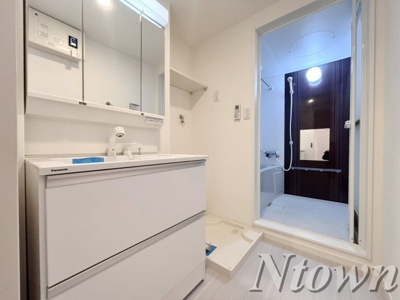 【洗面所】 | ルークス名古屋Ⅱ | 落ち着いた空間のシャワールームです