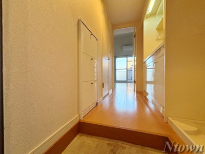 【玄関】 | ルーエ　1番館 | 明るい玄関です