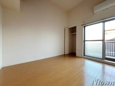 【居間・リビング】 | ルーエ　1番館 | 居間です