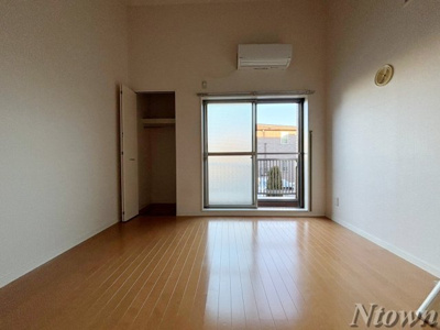 【居間・リビング】 | ルーエ　1番館 | おしゃれな居間です