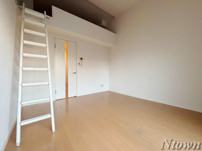 【居間・リビング】 | ルーエ　1番館 | こちらのリビングで趣味の時間をお楽しみください