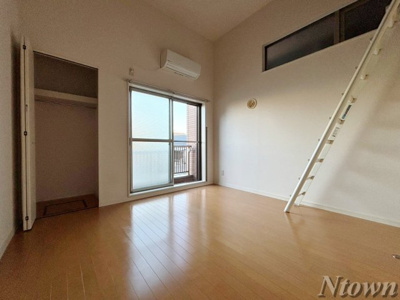 【居間・リビング】 | ルーエ　1番館 | 居間です