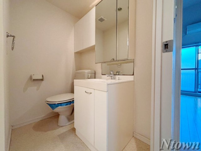 【独立洗面台】 | ルーエ　1番館 | 独立洗面台、小物を置くことができて便利です