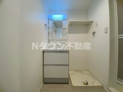 【独立洗面台】 | ARVITA | 朝の支度にも助かる、独立の洗髪洗面化粧台