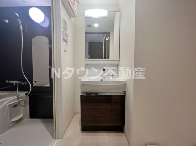 【独立洗面台】 | プレサンスNAGOYA本陣 | 独立洗面台、小物を置くことができて便利です