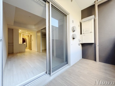 【バルコニー】 | プレサンス　ロジェ　丸の内　PRIME　CASA | 外からの目が気にならないバルコニーで洗濯物が干せます