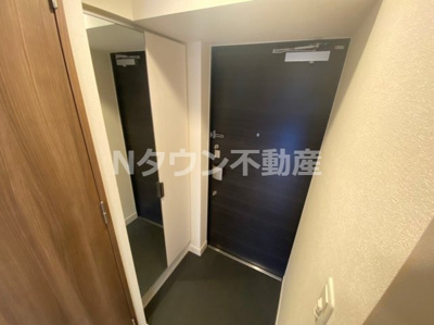 【玄関】 | プレサンス久屋大通公園セラフィ | 収納もある玄関です