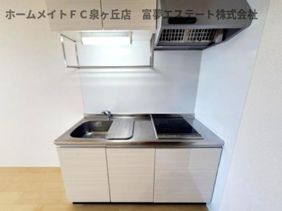 スリーハーブズグレンツェント泉大津のキッチン