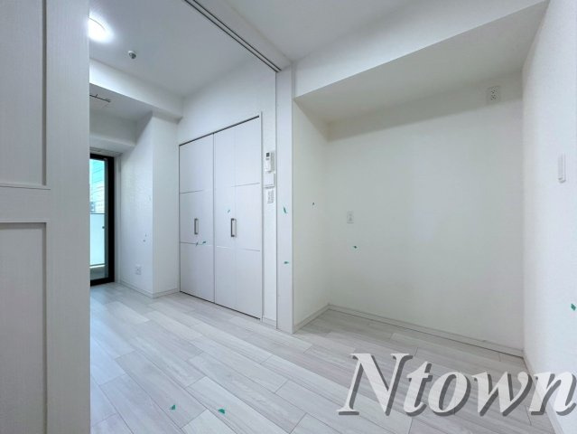 【居間・リビング】 | さくらHills NISHIKI Platinum Residence | こちらの居間で趣味の時間をお楽しみください