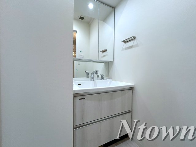 【独立洗面台】 | さくらHills NISHIKI Platinum Residence | 独立洗面台、朝の身支度には欠かせません