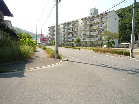 【前面道路含む現地写真】