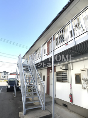 【エントランス】 | 駒之舞アパート | 落ち着いたエントランスです