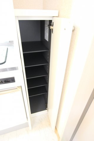 ユナイトステージ汐入弐番館の収納|同アパートの参考写真です。