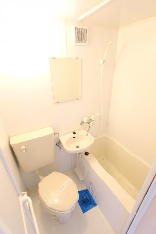 ユナイトステージ汐入弐番館のトイレ|同アパートの参考写真です。